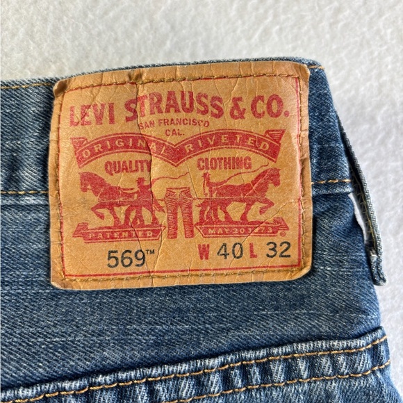 Levi's Relaxed Fit Blue Jeans for Men - Picture 6 of 6